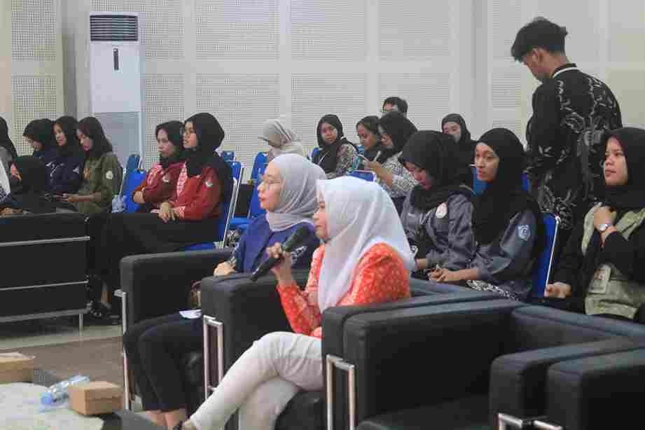 Sesi Diskusi Calon Ketua HMKL